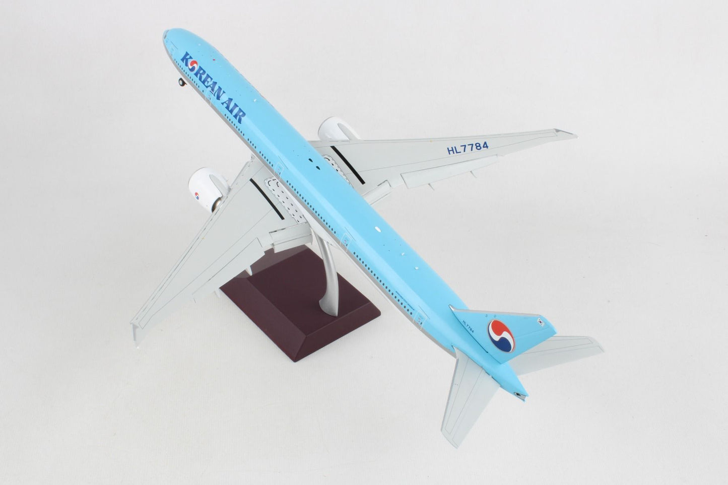 1/200 Korean Air B777-300ER Flaps Down