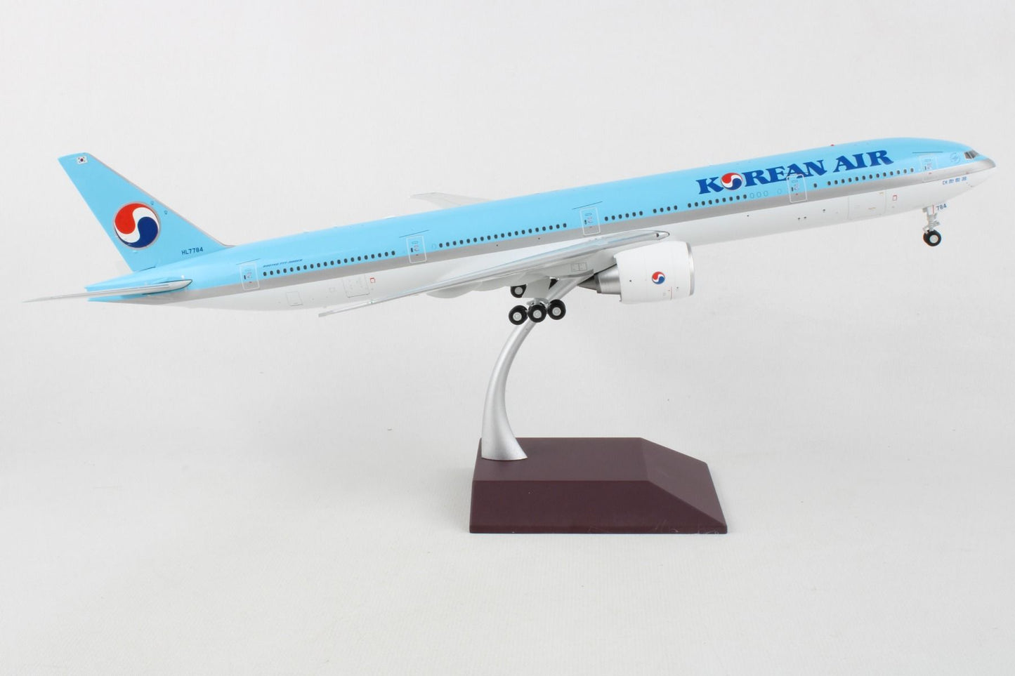 1/200 Korean Air B777-300ER