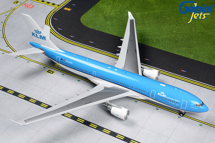 KLM A330-200 PH-AOM (new livery)