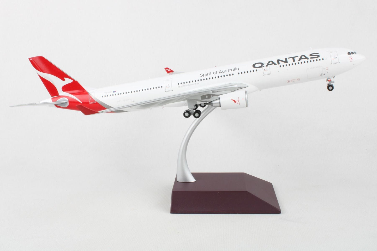 1/200 QANTAS A330-300