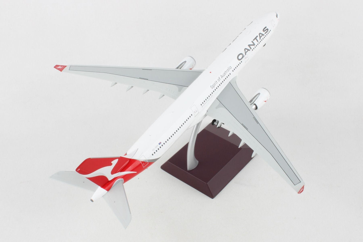 1/200 QANTAS A330-300