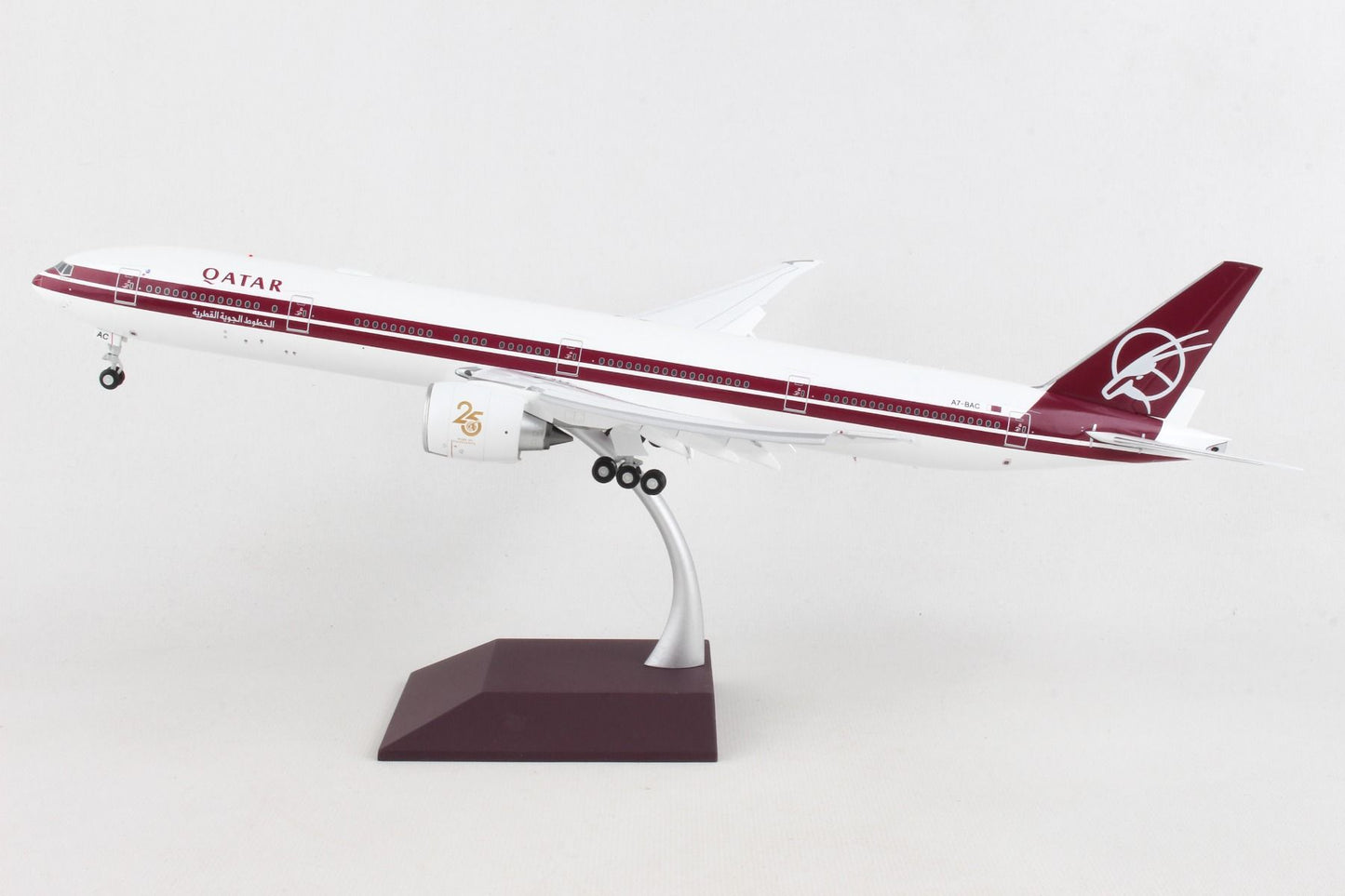 1/200 Qatar Airways B777-300ER "Retro" (Flaps Down) A7-BAC