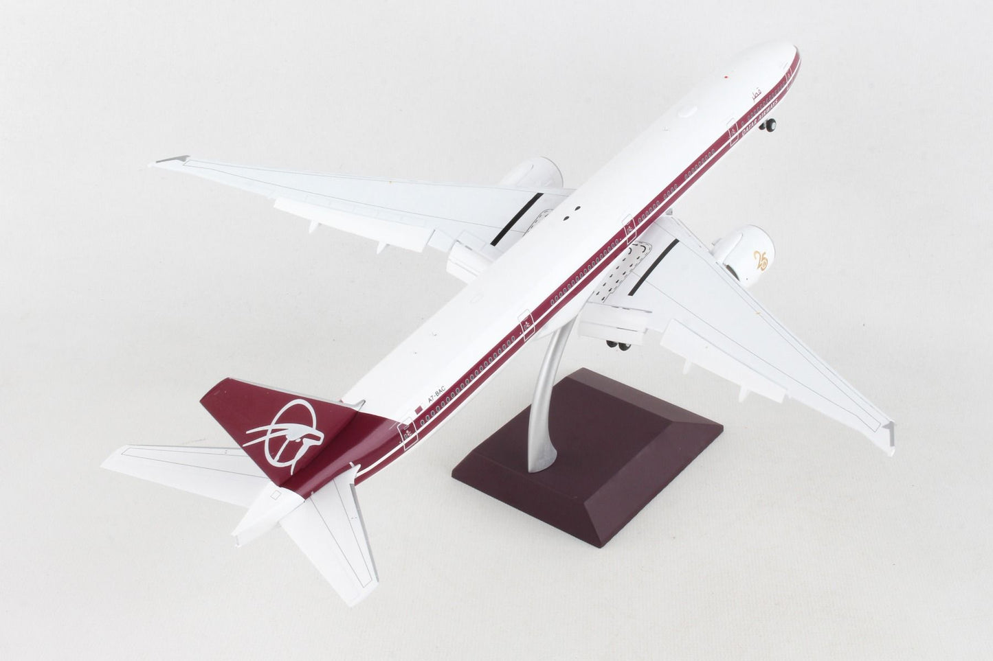 1/200 Qatar Airways B777-300ER "Retro" (Flaps Down) A7-BAC