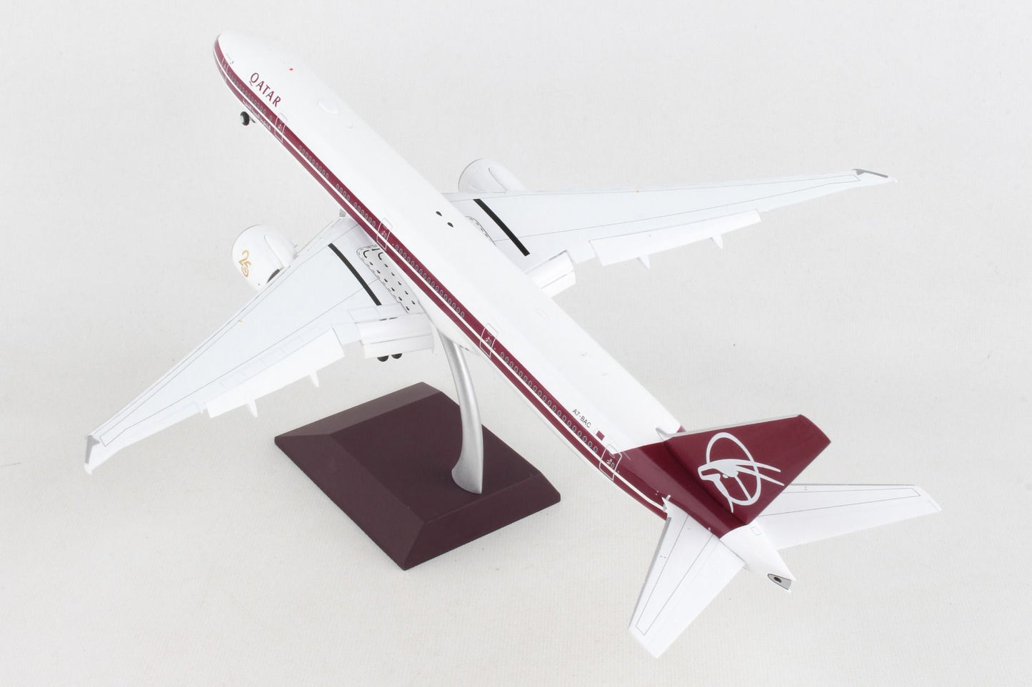 1/200 Qatar Airways B777-300ER "Retro" (Flaps Down) A7-BAC