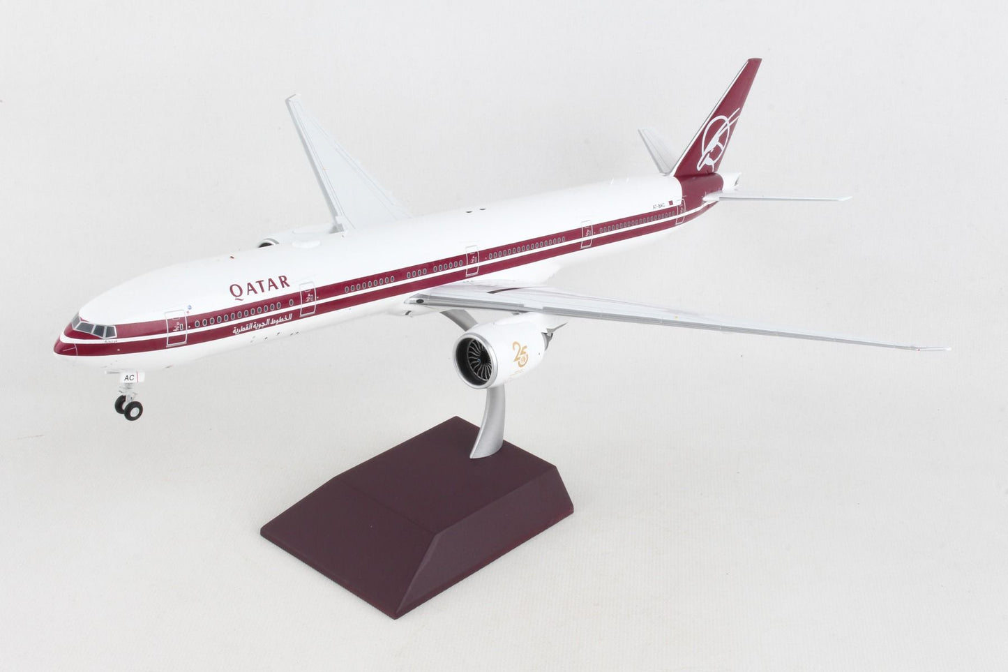 1/200 Qatar Airways B777-300(ER) Retro (A7-BAC)