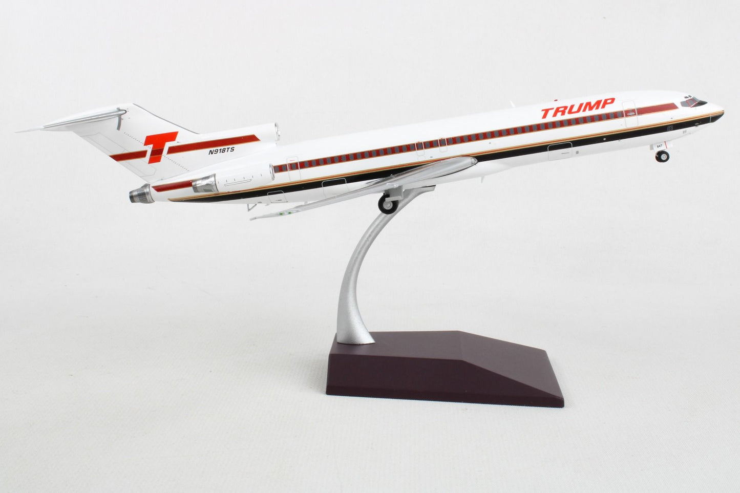 1/200 Trump Shuttle B727-200 N918TS