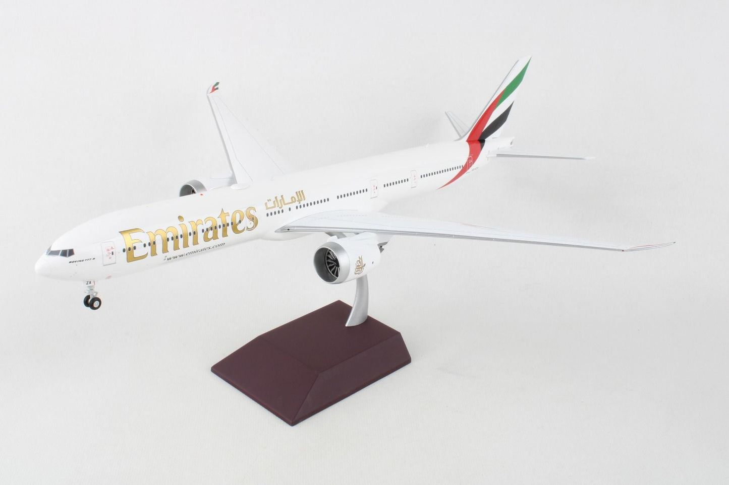 1/200 Emirates B777-9 A6-EZA