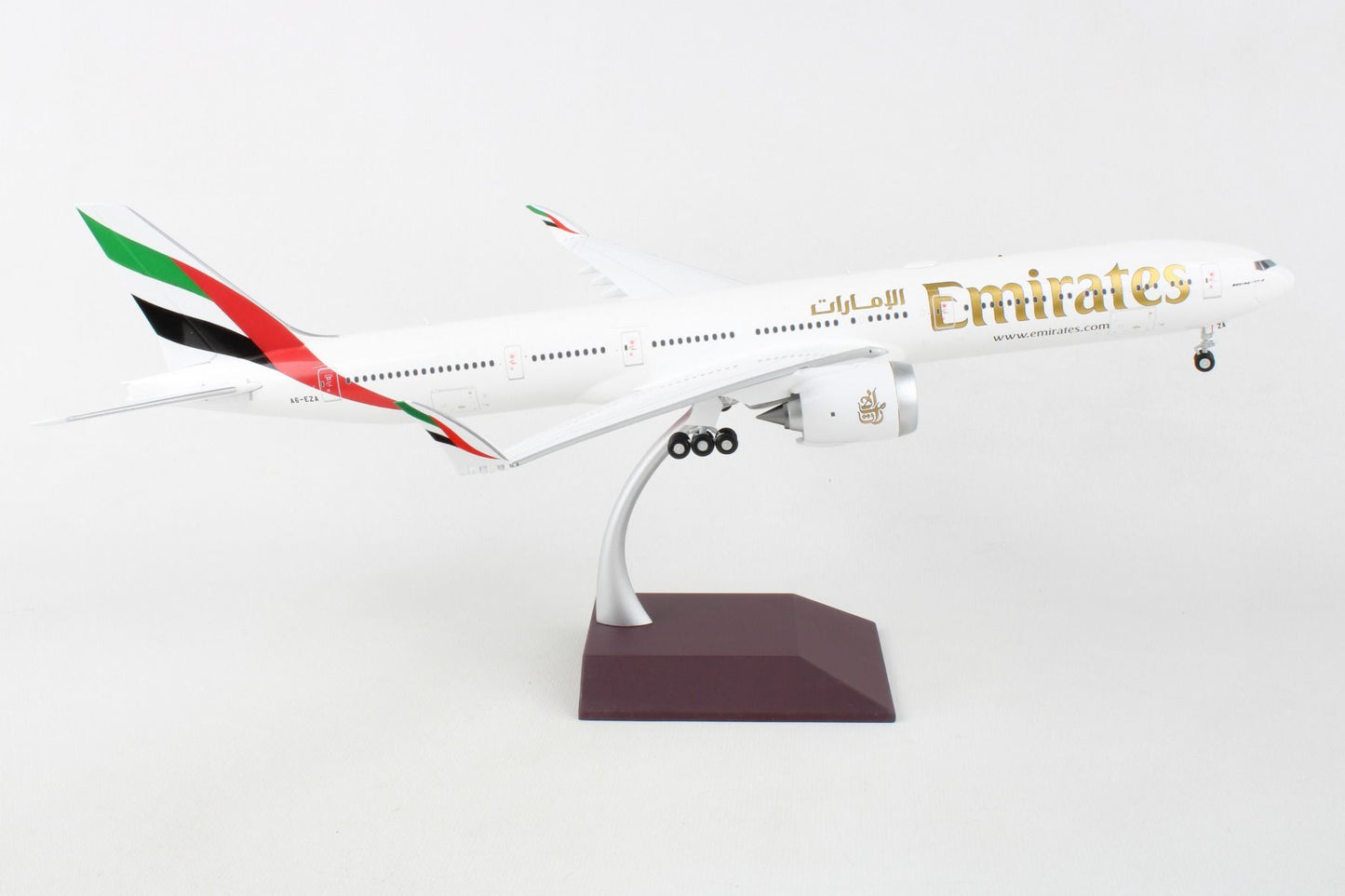 1/200 Emirates B777-9 A6-EZA