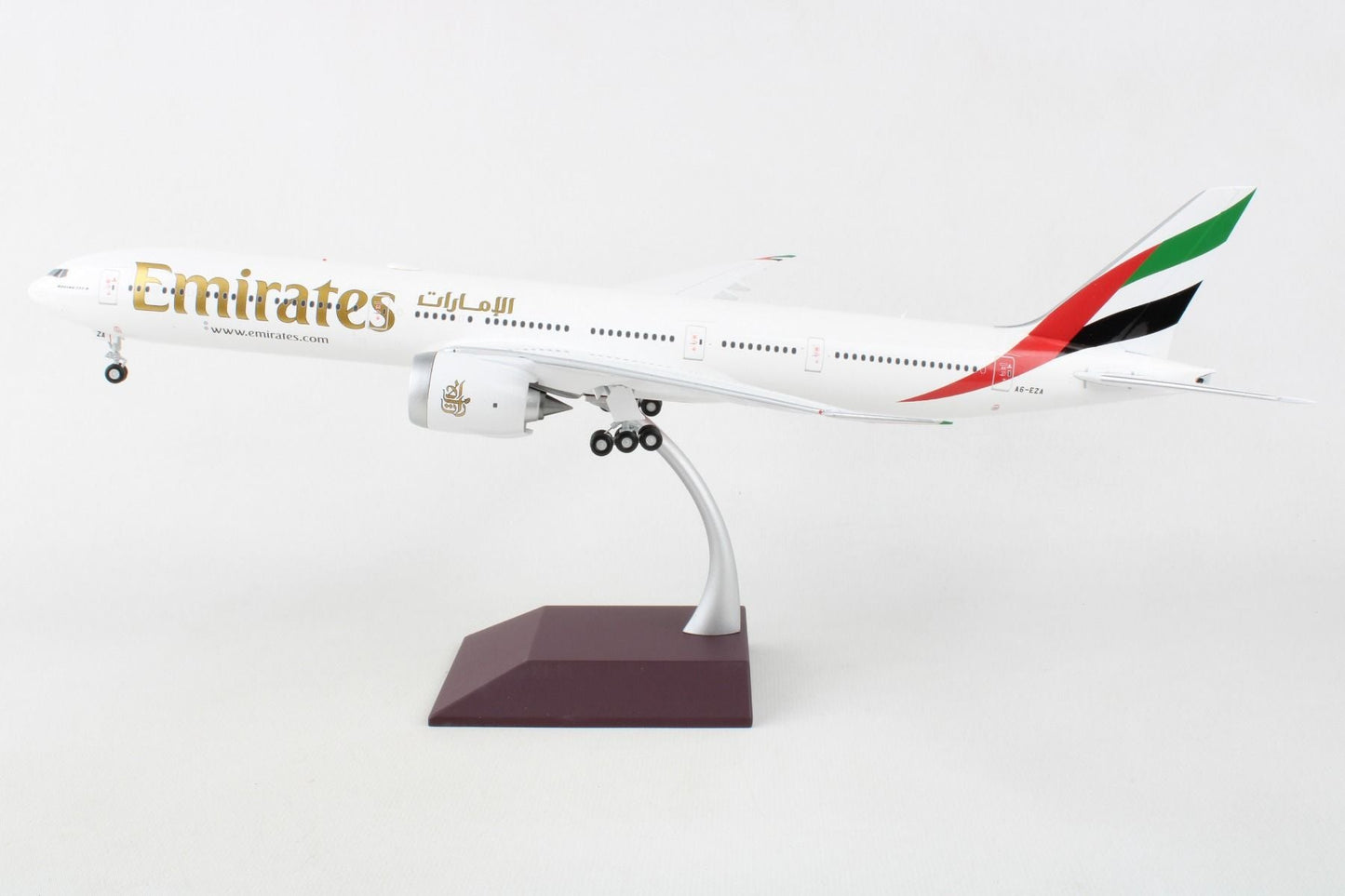 1/200 Emirates B777-9 A6-EZA