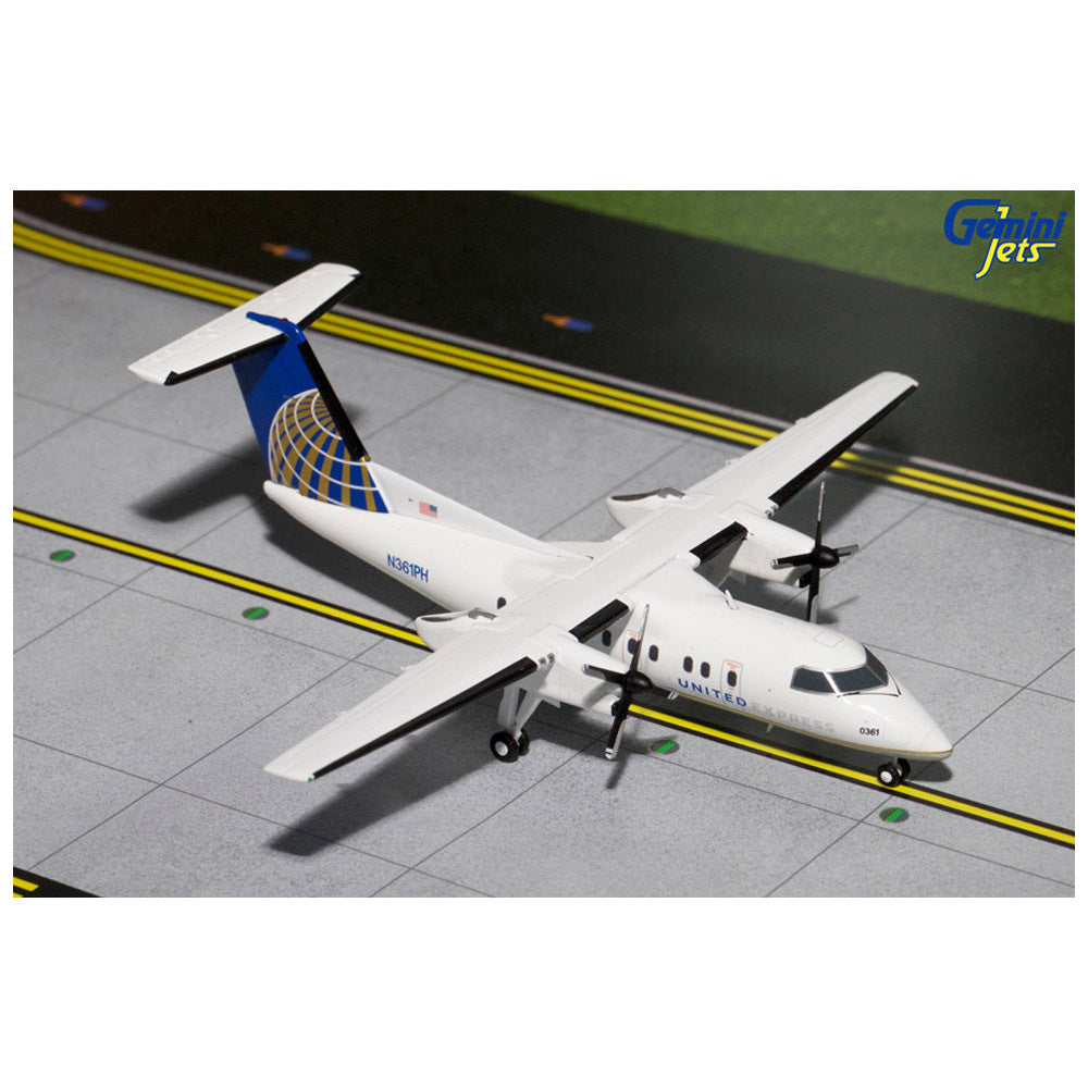 1/200 Dash-8-200 United Express N361PH