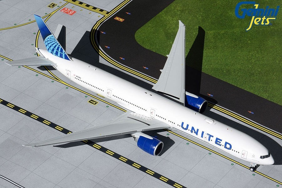 1/200 United Airlines B777-300ER  N2749U