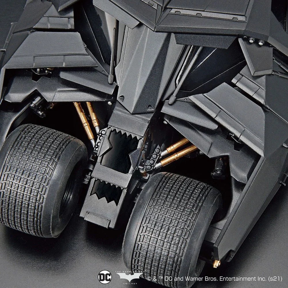 1/35 SCALE MODEL KIT BATMOBILE BATMAN BEGINS Ver.