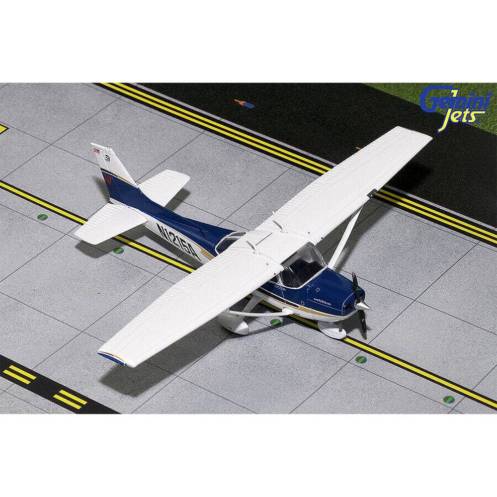 1:72 Cessna 172 N1215A