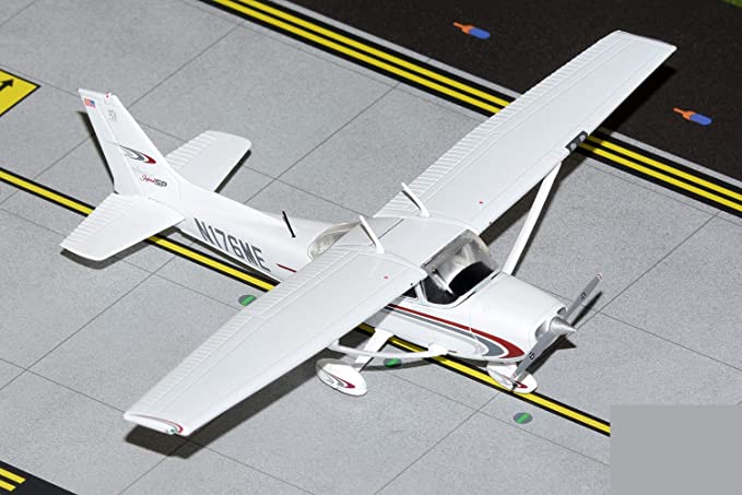 1/72 Cessna 172S Skyhawk SP (N176ME)