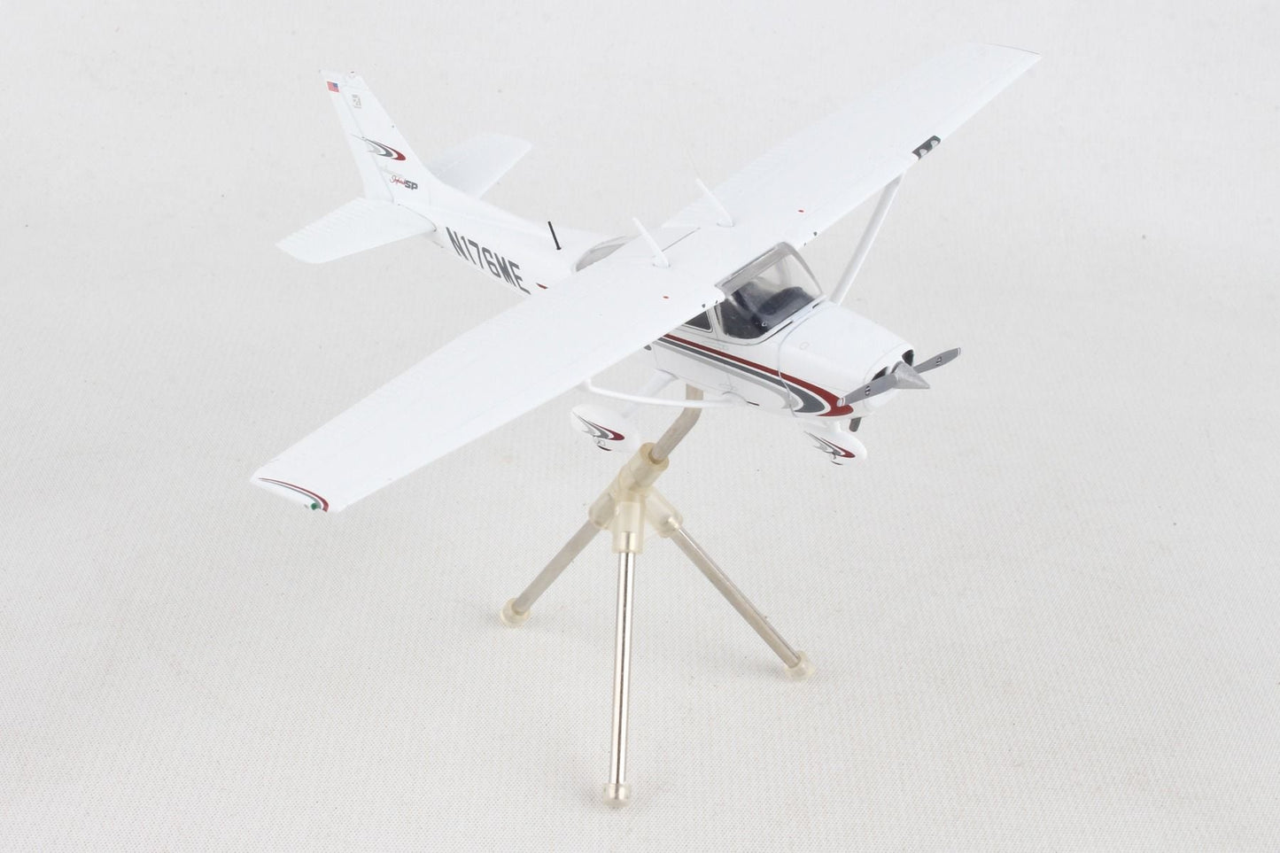 1/72 Cessna 172S Skyhawk SP (N176ME)