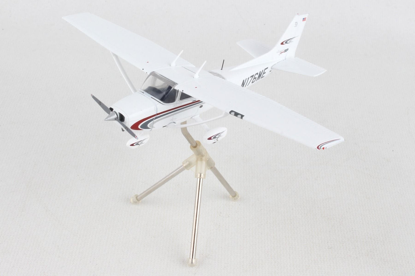 1/72 Cessna 172S Skyhawk SP (N176ME)