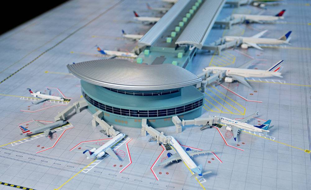 1/400 Scale Deluxe Airport Terminal  w/ Double Rotundas