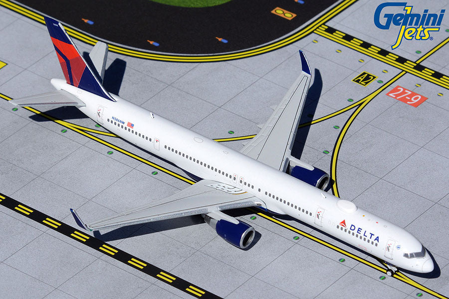 Delta Air Lines B757-300 N586NW