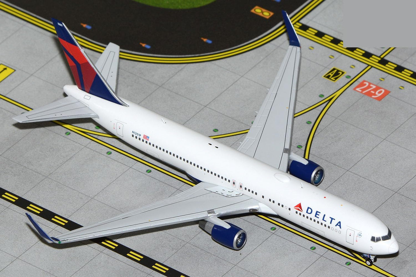 1/400 Delta Air Lines B767-300ER