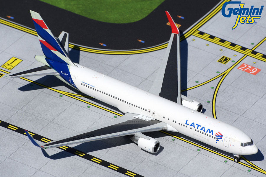 LATAM CC-CWV B767-300ER