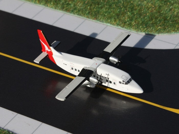 1/400 Shorts 360 Qantaslink VH-SUM