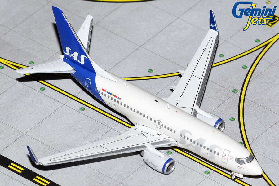 1/400 Scandinavian Airlines SAS B737-700W SE-RJX