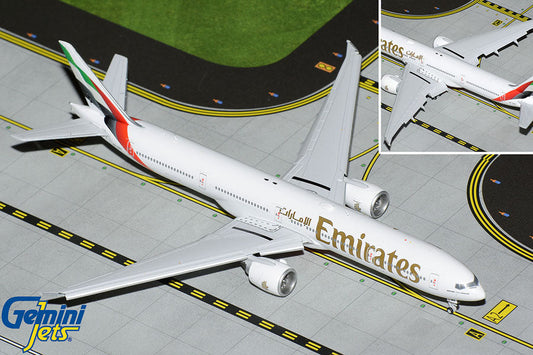 1/400 Emirates B777-300ER A6-ENV New Livery Flaps Down