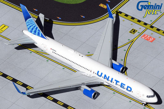 1/400 United Airlines B767-300ER New Livery  N676UA