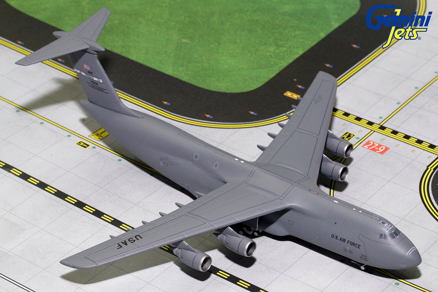 1/400 USAF 70034 C5M Super Galaxy Trav