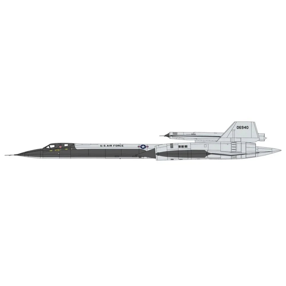 1/72  SR-71 BLACKBIRD A Version w/GTD-21B