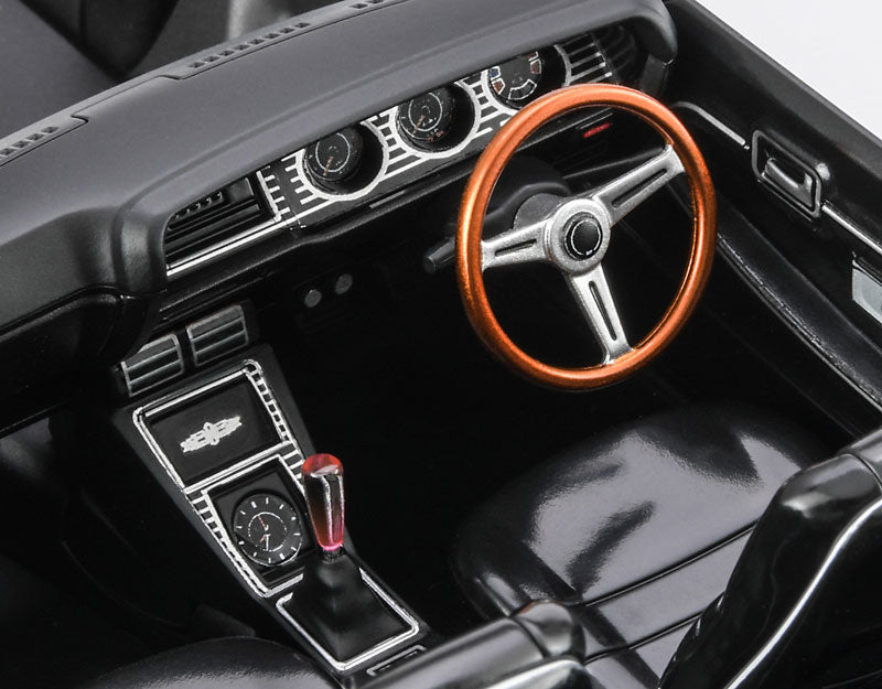 1/24 Nissan Laurel HT 2000 SGX (KHC130) Early Version (1972) "Custom Version"