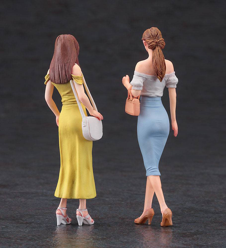 1/24 HOLLYWOOD CELEBRITY GIRLS FIGURE Two kits in the box