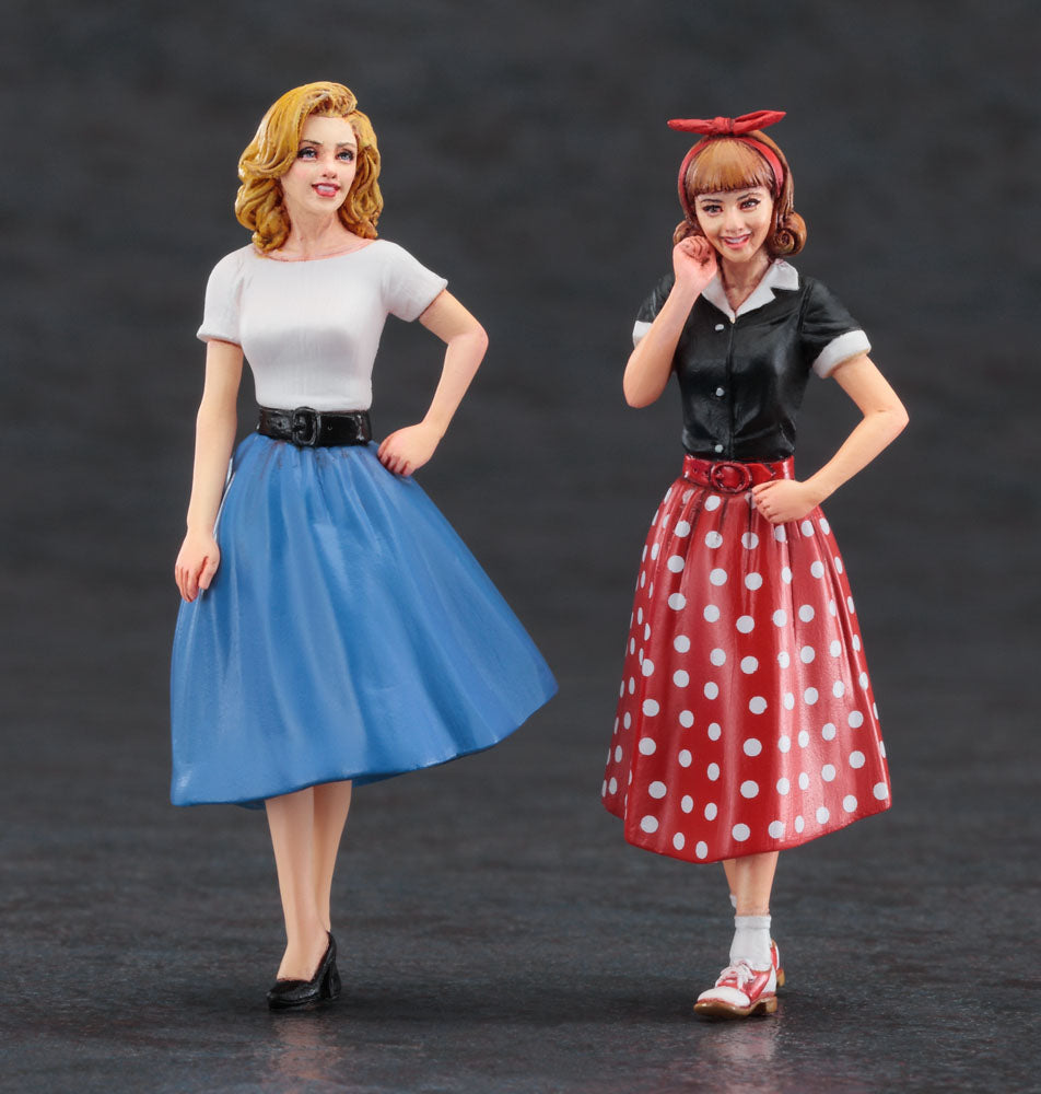 1/24  50s AMERICAN GIRLS FIGURE Two kits in the box