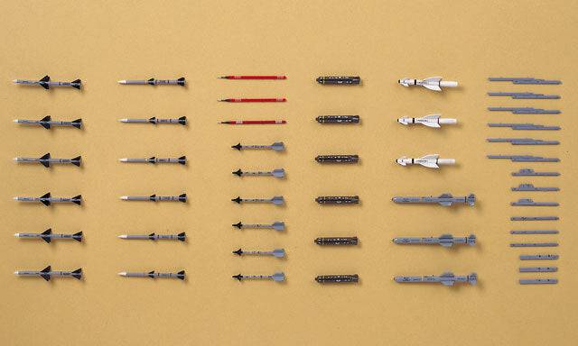 1/72 AIRCRAFT WEAPONS V : U.S. MISSILES AND LAUNCHER SET