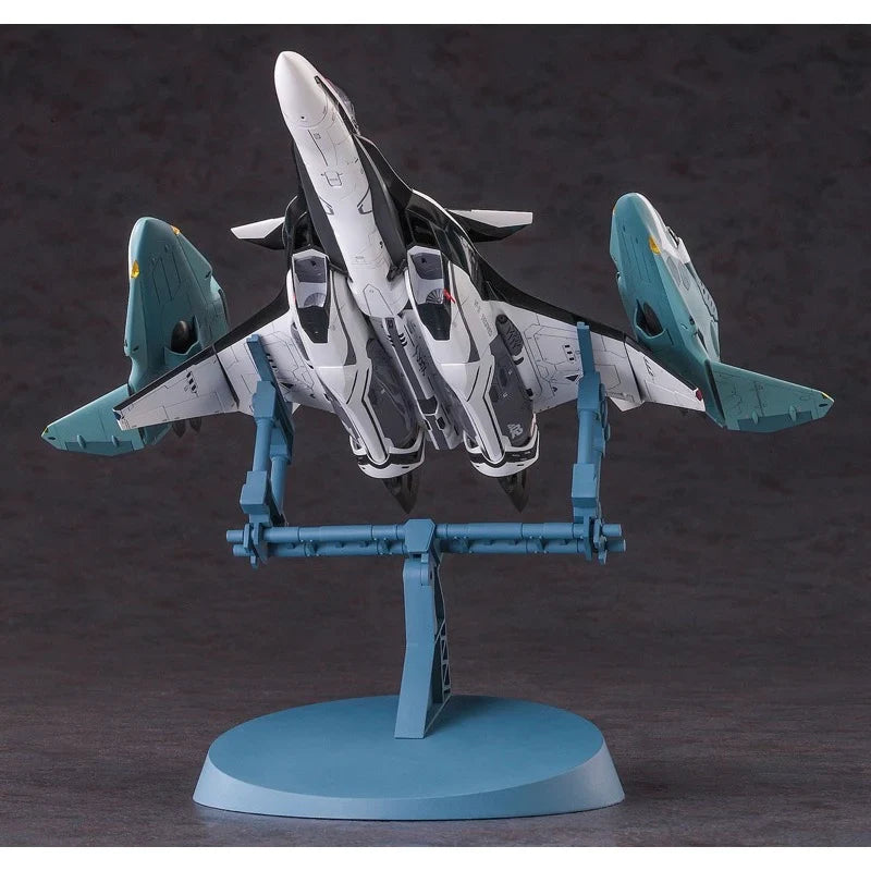 1/72  VF-31F SIEGFRIED Messer/Hayate w/LILLDRAKEN Macross Delta The Movie Stand is included in the k