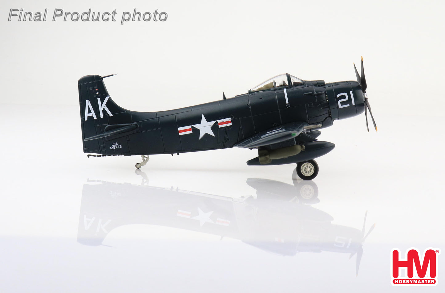 1/72 Douglas AD-3 Skyraider 122743 VMA-121 US Marines Korean War