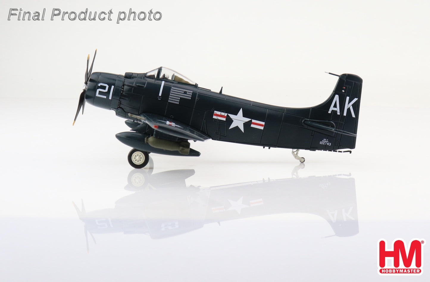 1/72 Douglas AD-3 Skyraider 122743 VMA-121 US Marines Korean War