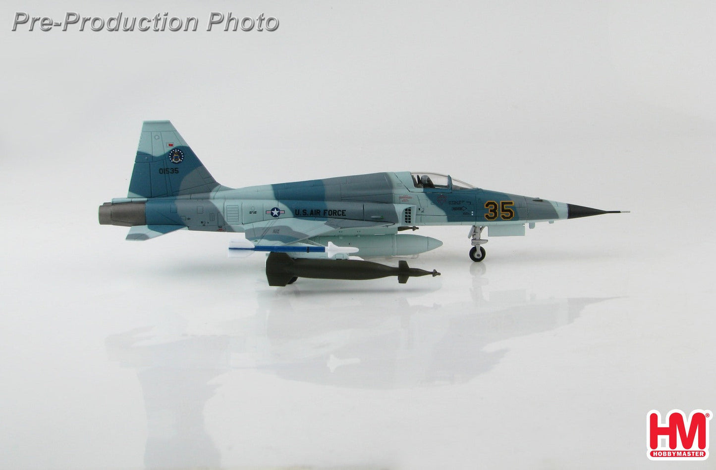 1/72 Northrop F-5E 74-1535 527th Aggressor Sqn. Alconbury AB England 1976-1988 Grape