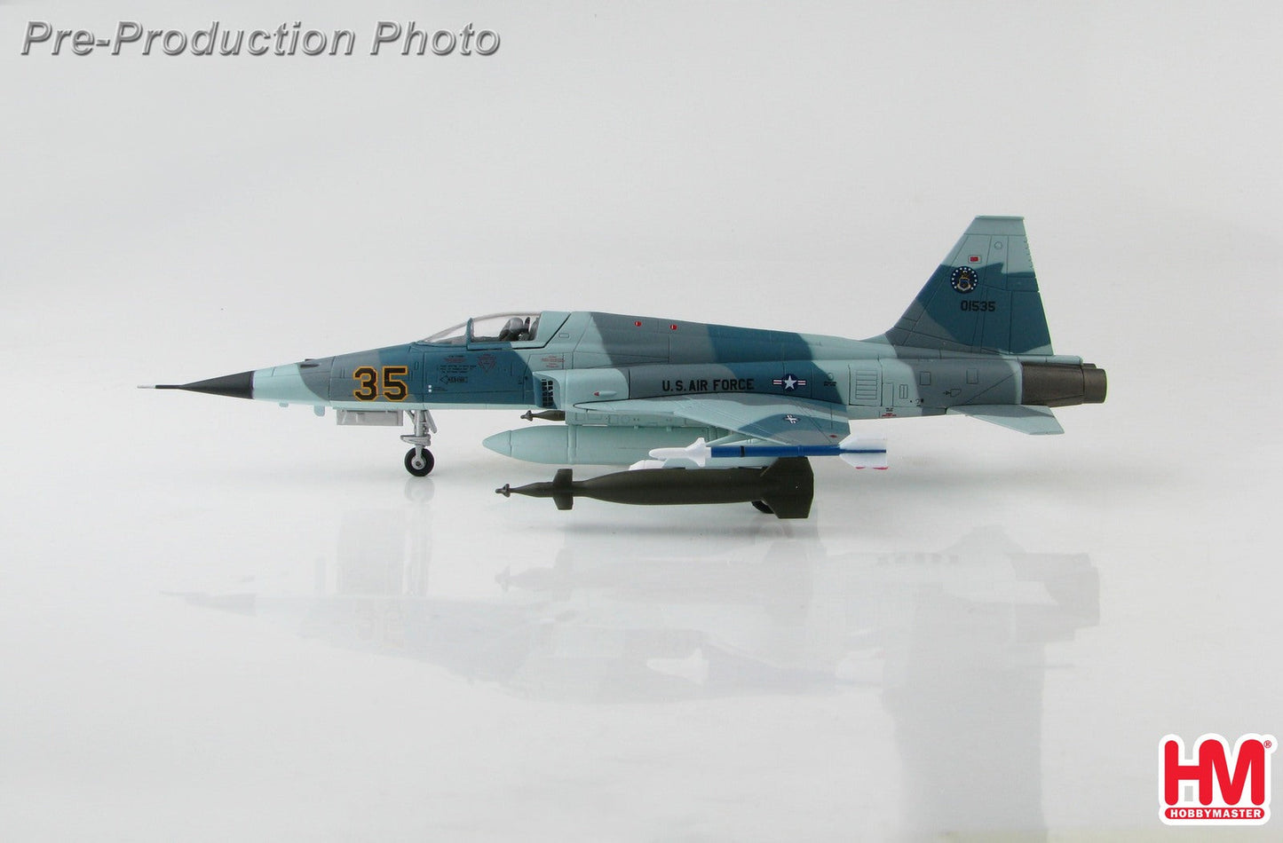 1/72 Northrop F-5E 74-1535 527th Aggressor Sqn. Alconbury AB England 1976-1988 Grape