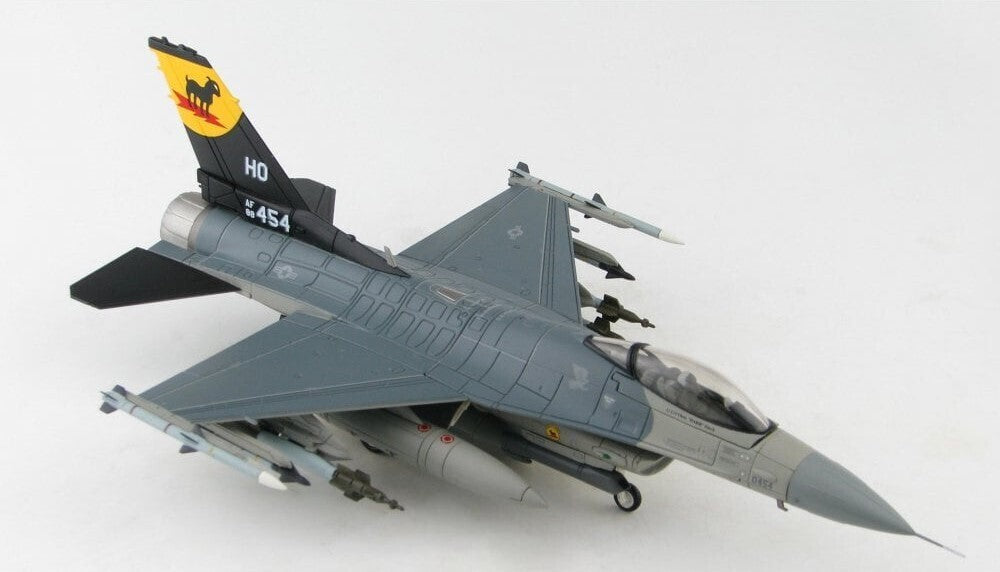 1/72 Lockheed F-16C 88-0454 8th FS  - Black Sheep -  Holloman AFB 2017