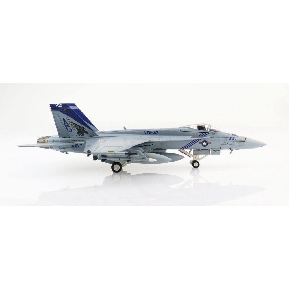 1/72 F/A-18E Super Hornet 166608 Flown by Capt Scott Stearney VFA-143 "Pukin Dogs"2009"