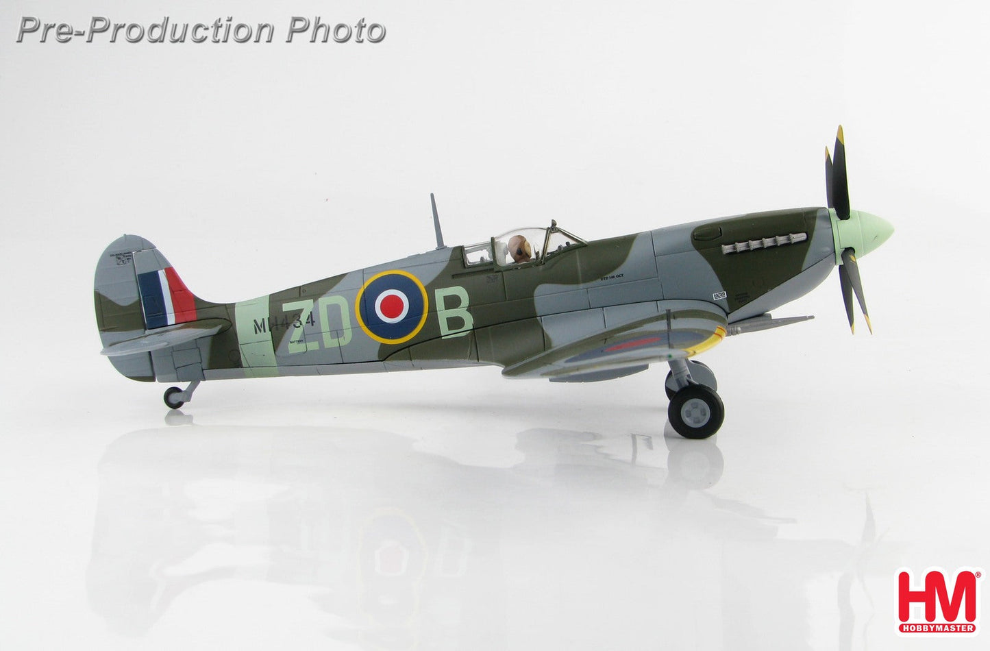 1/48 Spitfire IX Duxford 2004 ZD-B/MH434 No. 222 Sqn. RAF