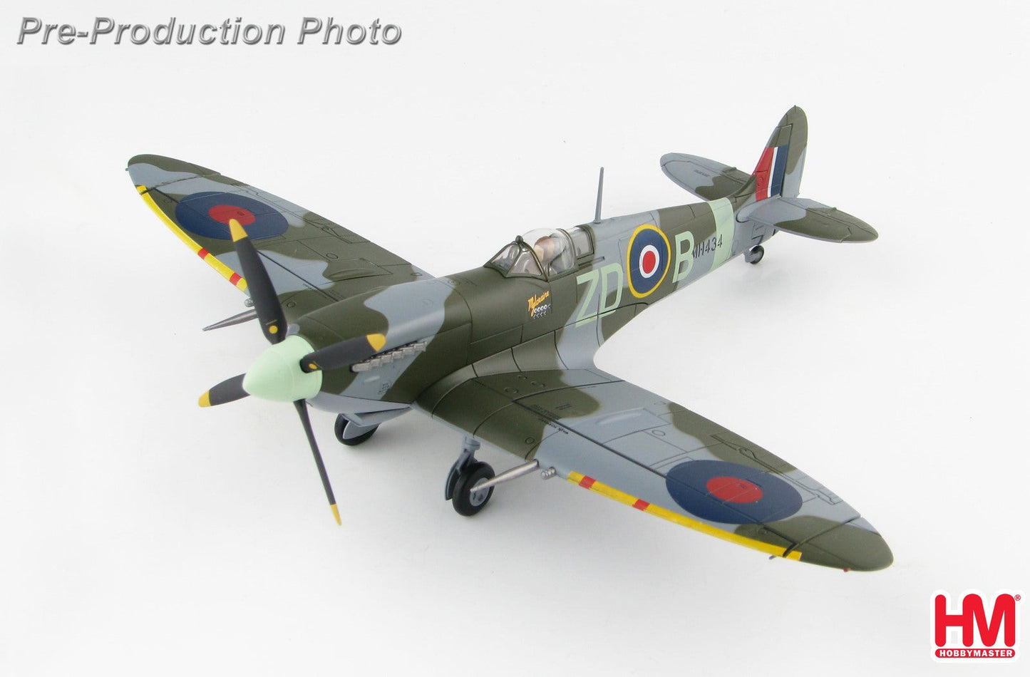 1/48 Spitfire IX Duxford 2004 ZD-B/MH434 No. 222 Sqn. RAF