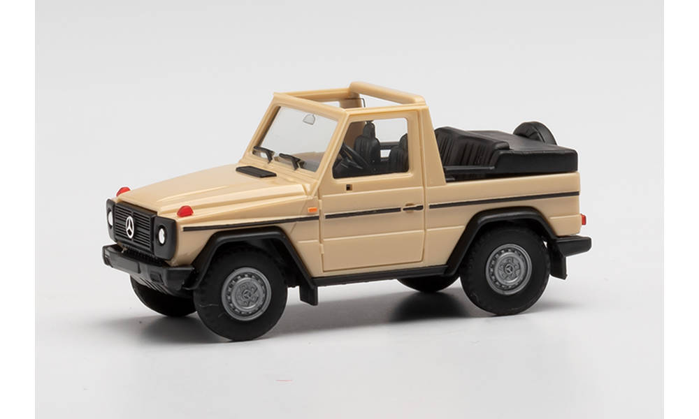 1/87 Mercedes-Benz G-model Convertible Sand Beige / Sand Beige