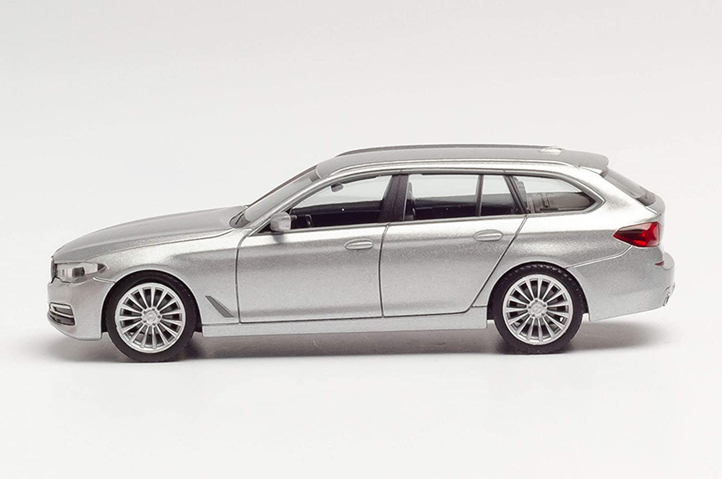 1/87 BMW 5er Touring Glacier Silver Metallic