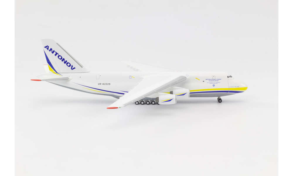 1/500 Antonov AN-124