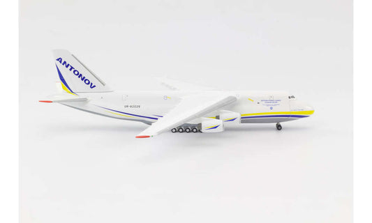 1/500 Antonov AN-124