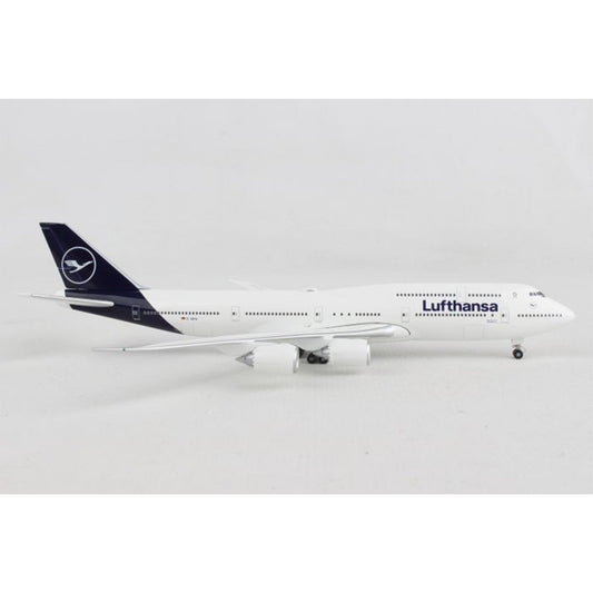 1/500 Lufthansa  New Colors B747-8 Inter