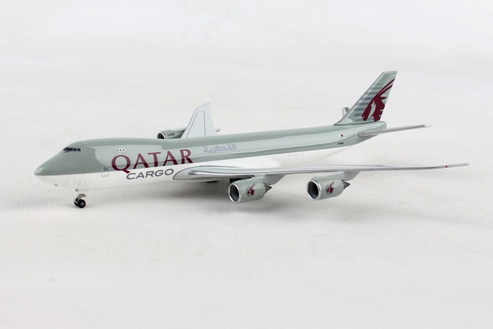 1/500 Qatar Airways Cargo Boeing 747-8F