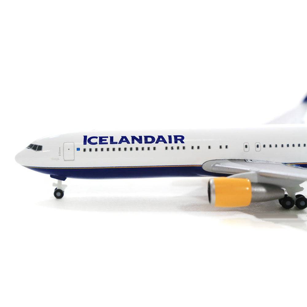 1/500 Icelandair B767-300 TF-ISP  - Eldgja